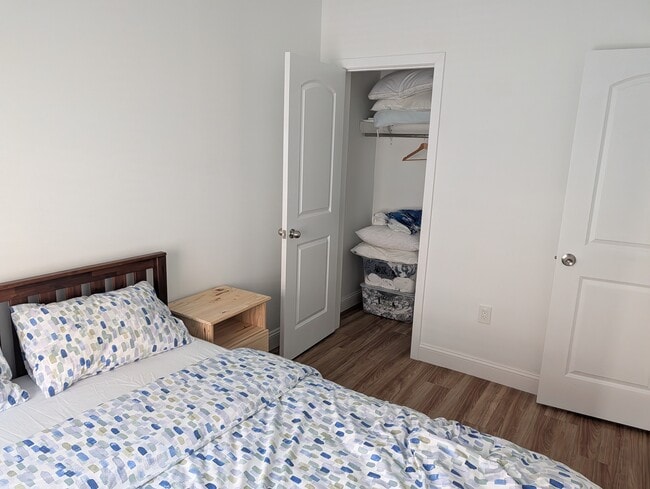 Photo - 418 W 51st St