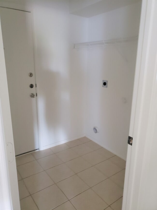 Photo - 406 Creston St