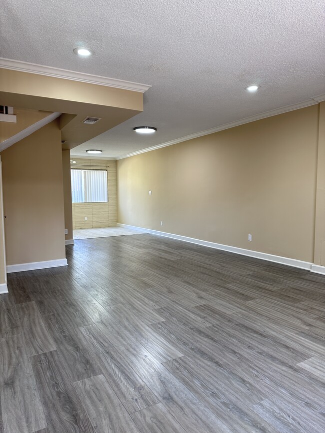Photo - 336 West Acacia Avenue Unit 1st Floor