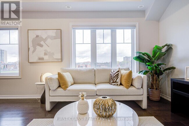 Photo - 13 Eaton Park Ln