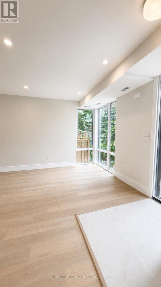 Photo - 43 Elmwood Ave N Unit #1