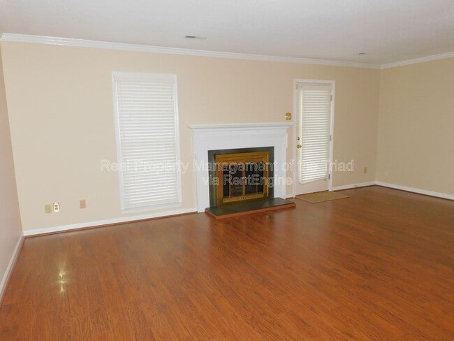 Photo - 2418 Cottage Pl