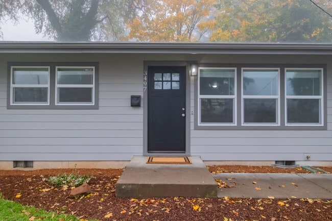 Photo - 3497 Felton St S