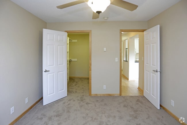 1HAB, 1BA - 790 ft² - Lakewood Hills Apartments