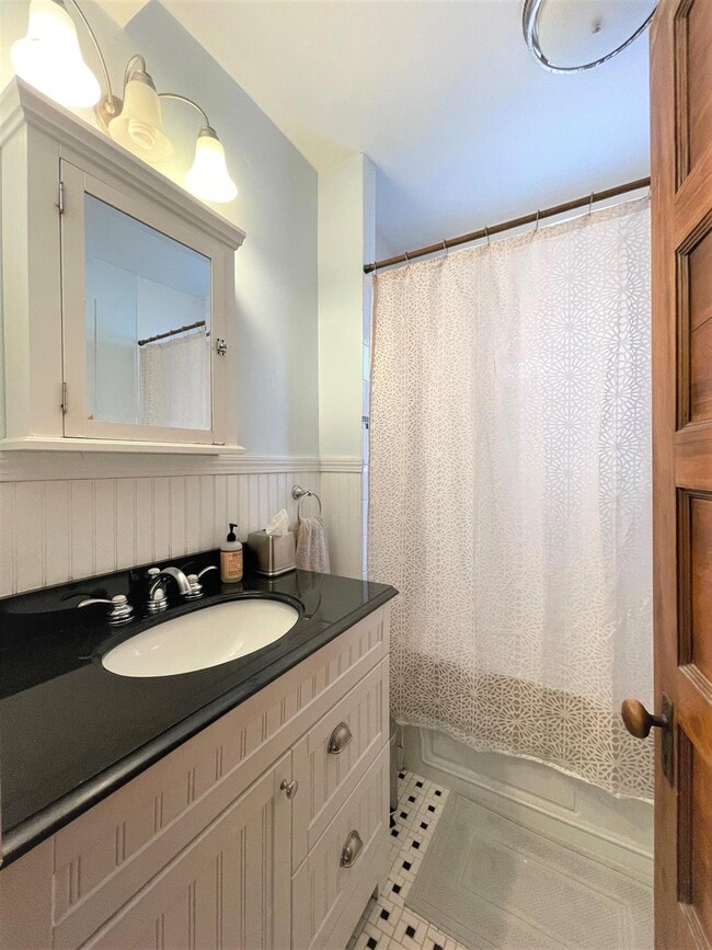 Photo - 81 Bartlett St Unit 1