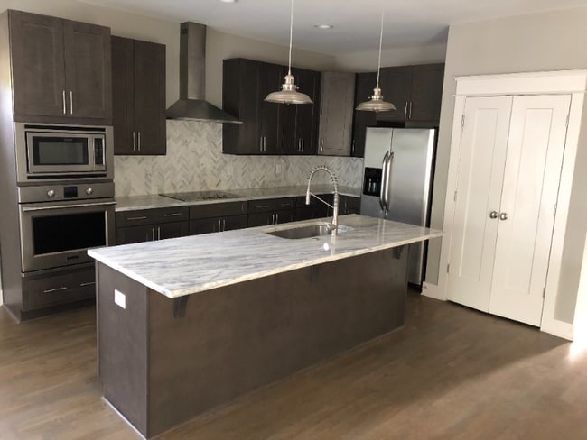 Photo - 804 Lena St Townhome