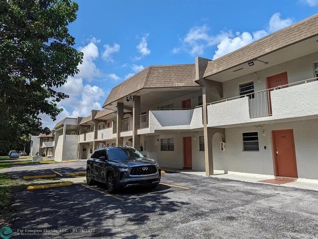 Building Photo - 1503 NW 207th St Unit 1503 Rental