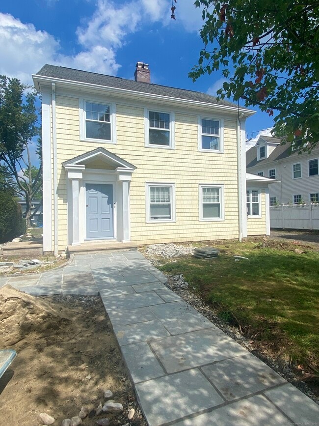 Building Photo - 40 E Maple St Rental