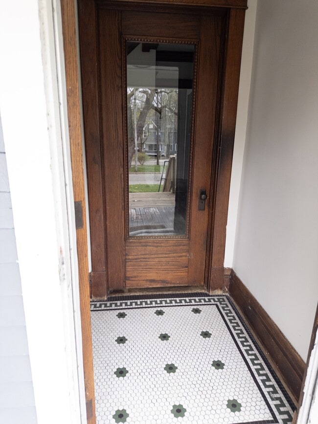 Photo - 1421 Sherwood Ave