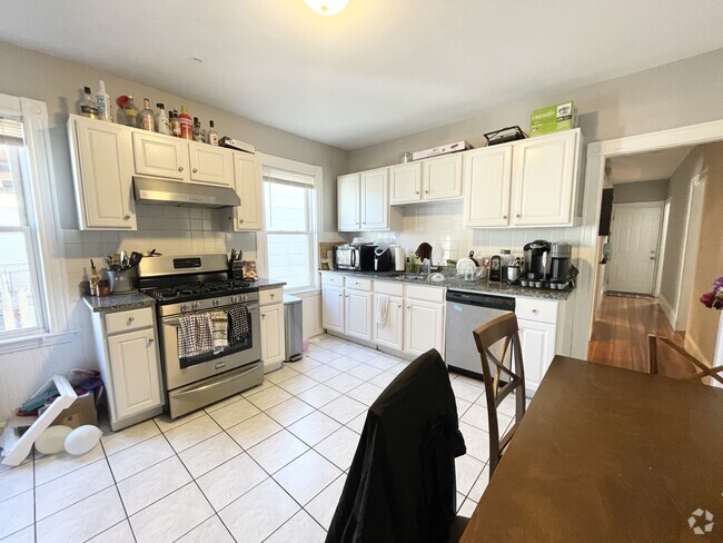 Building Photo - 9 Taft St Unit 3 Rental