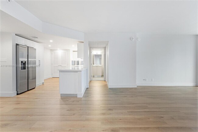 Photo - 555 NE 34th St Unit 0305