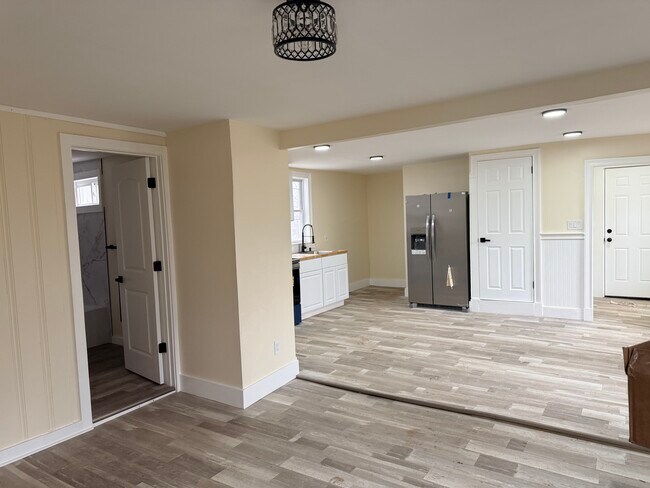 Photo - 47 Maple Ave