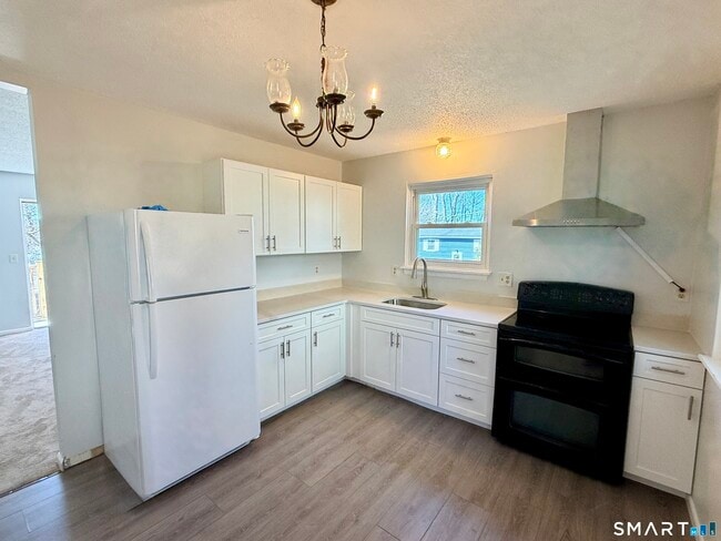 Photo - 84 Wilmot St