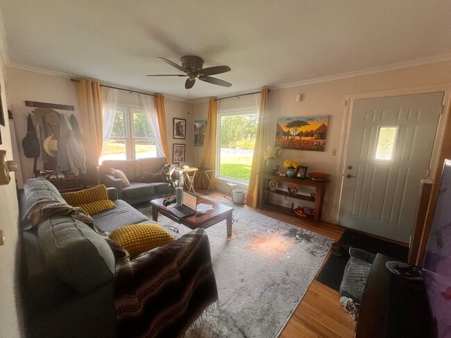 Photo - 2949 York Ave N