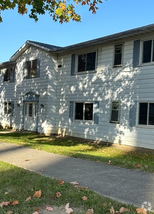 Building Photo - 408 N Front St Rental