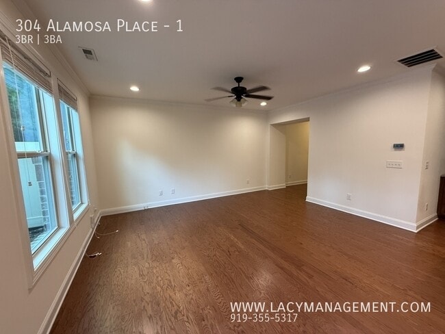 Photo - 304 Alamosa Pl