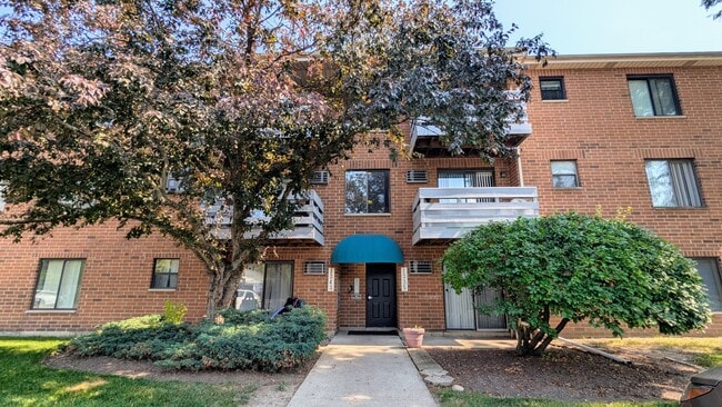Building Photo - 1335 N Winslowe Dr Rental