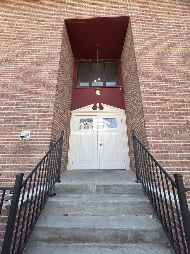 Photo - 7815 Douglas Ave