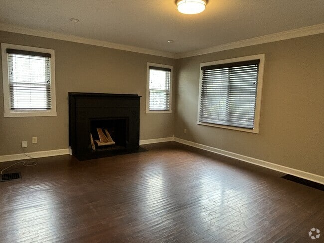 Building Photo - 1024 Kessler Rental