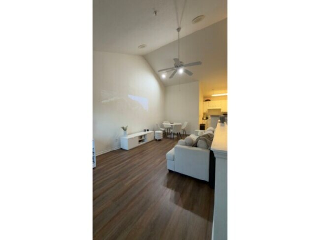 Photo - 1 bed 1 bath condo at The Hamptons @ Metro West ($950 security deposit)