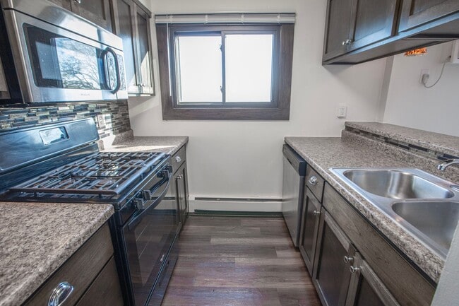 Photo - Tree Tops Apartments