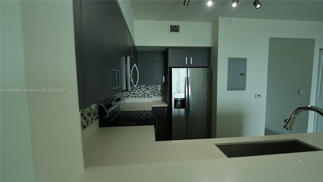 Building Photo - 729 NW 2nd St Unit 629 Rental