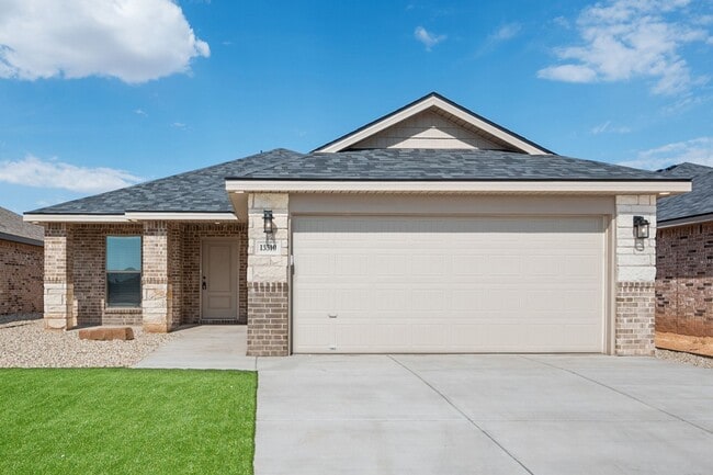 Building Photo - Bell Farms Home Available August