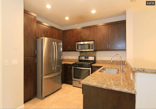 Building Photo - $2,990 - GORGEOUS TWO BEDROOM CENTRAL MILP... Rental