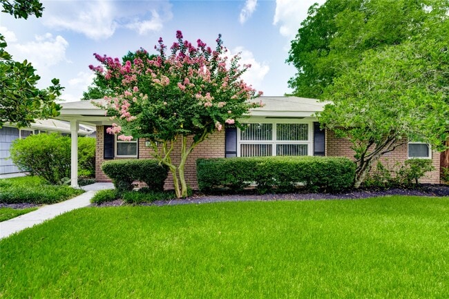 Building Photo - 3402 Gannett St