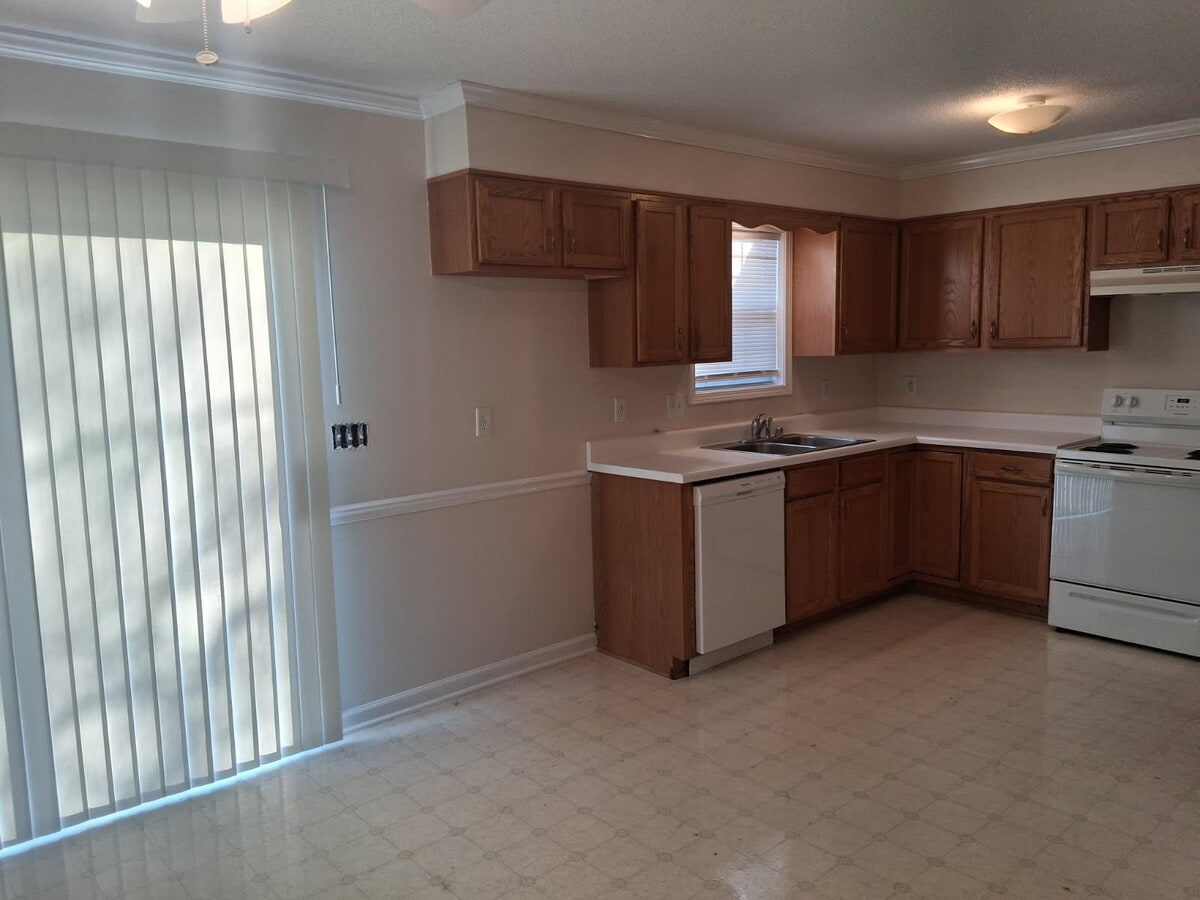 Photo - 1201 Autumn Oaks Dr