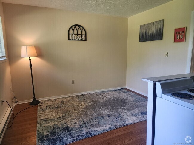 Building Photo - 26 Crandall Hill Rd Unit 17 Rental