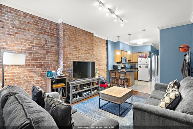 Building Photo - 263 1st St Unit #4R