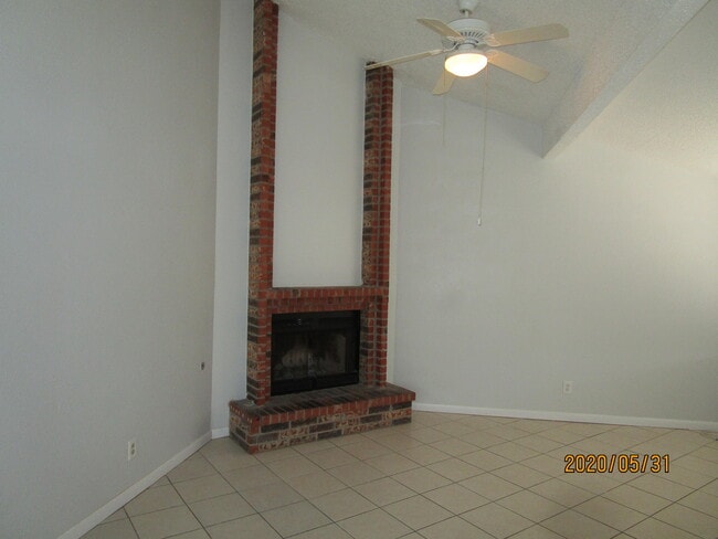 Photo - 11382 Lake Erie Dr