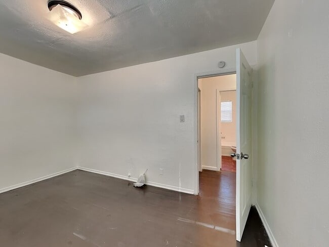 Photo - 2805 Carter St