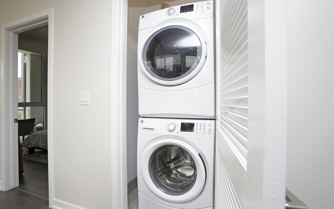 Photo - 798 N Hudson Ave