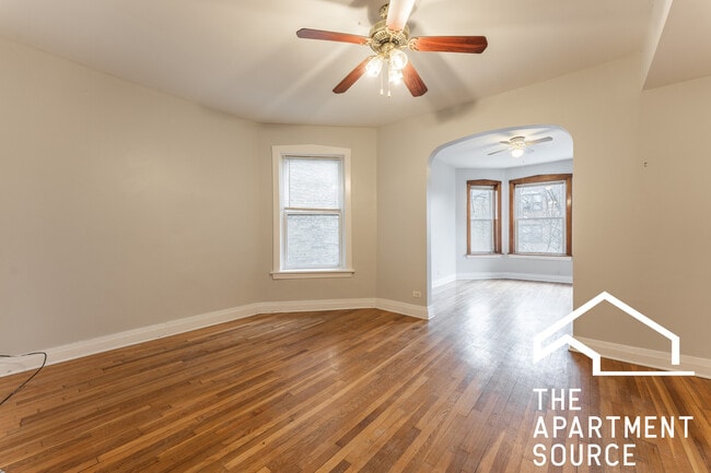 Building Photo - 1317 W Foster Ave Unit 1