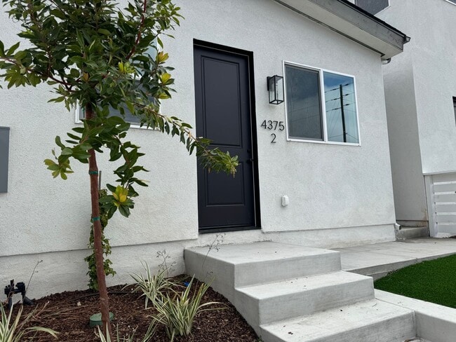 Building Photo - 393 Gavin St Unit J St #2