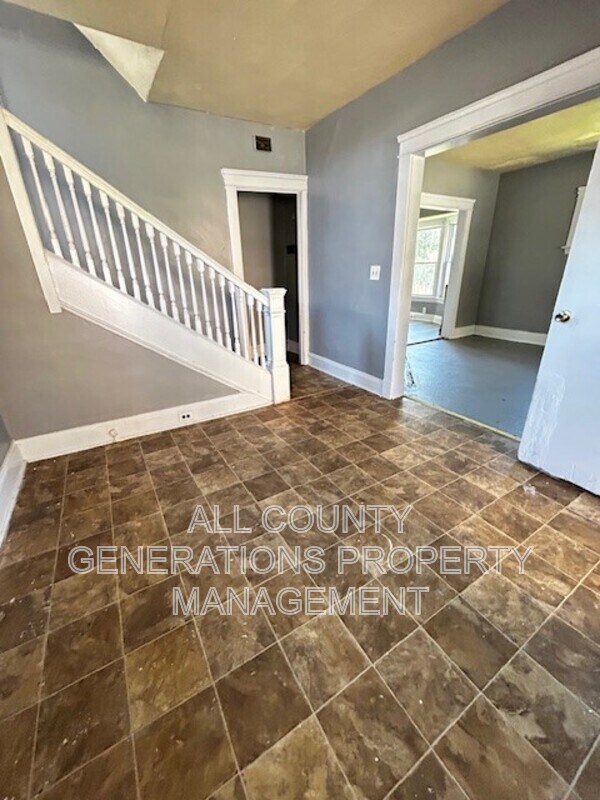 Photo - 1828 Noble Rd