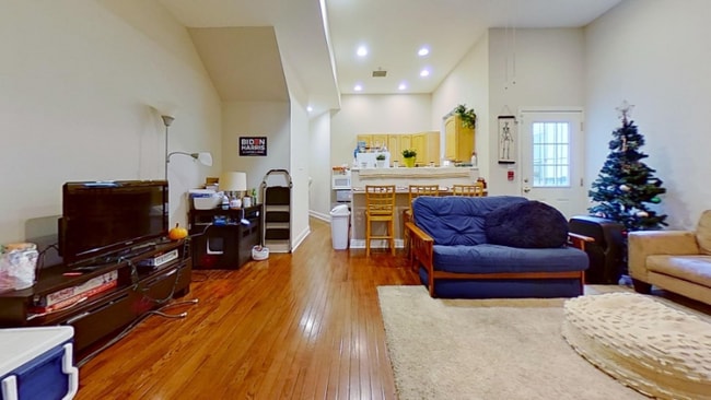 Photo - 1615 N Sydenham St Unit 2