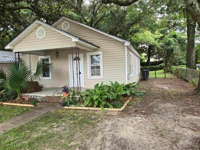 Building Photo - 1314 N Bronough St Rental