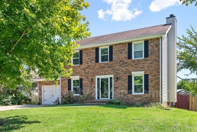 Photo - 830 Iris Ln