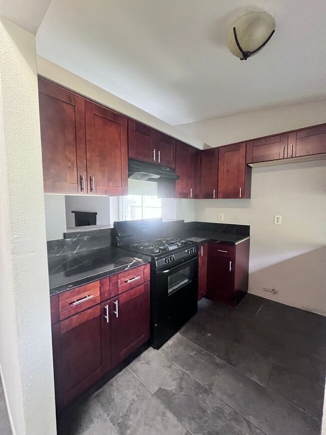 Photo - Colton Home in Cooley Ranch w/ Gardener Included