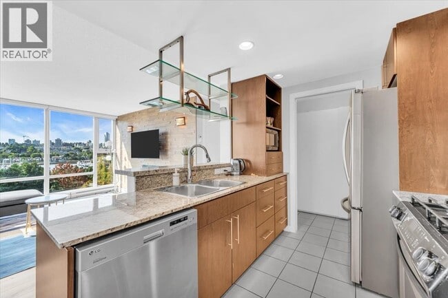 583 Beach Crescent Unit 705