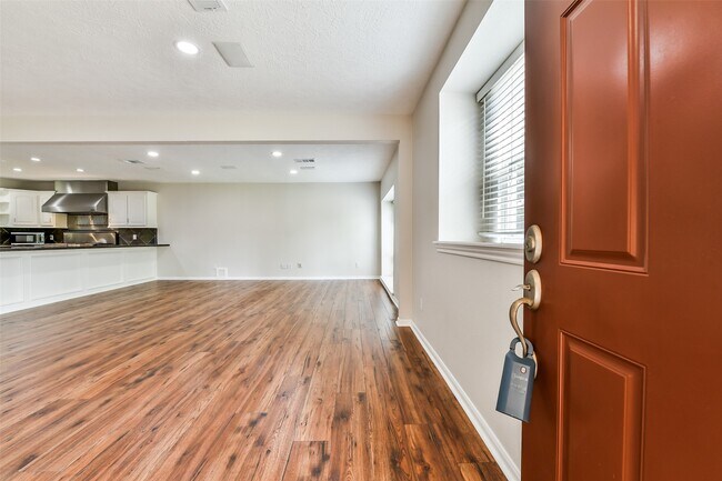 Photo - 304 Bellmar Ln