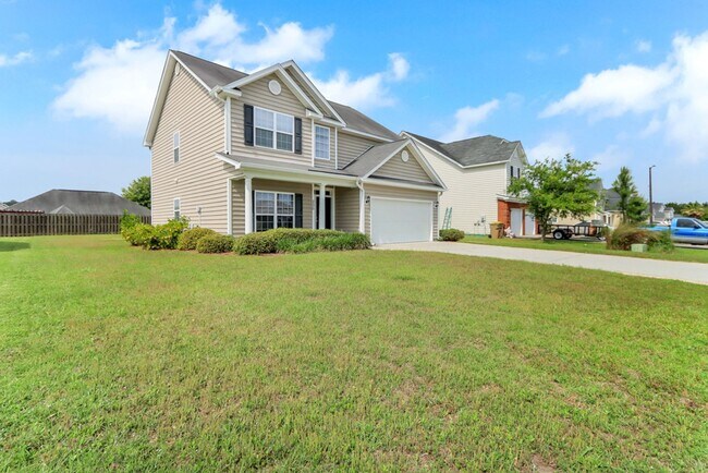 Building Photo - 4 Bed/2.5 Bath in Richmond Hill!