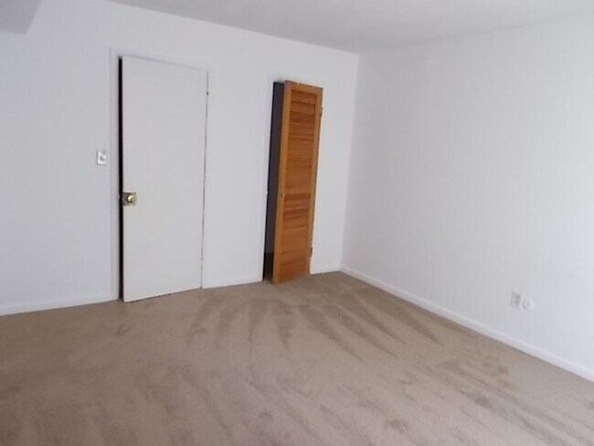 Photo - Oakland Square Apartments, Hampton Unidad 320 E. Mercury Blvd #80