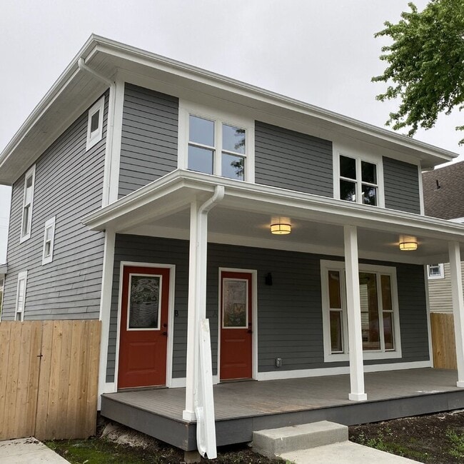 Building Photo - 1345 7th St Unit B