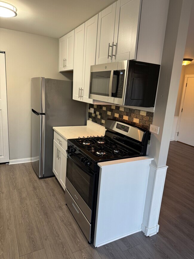 Photo - 746 Candleridge Ct Unit B1