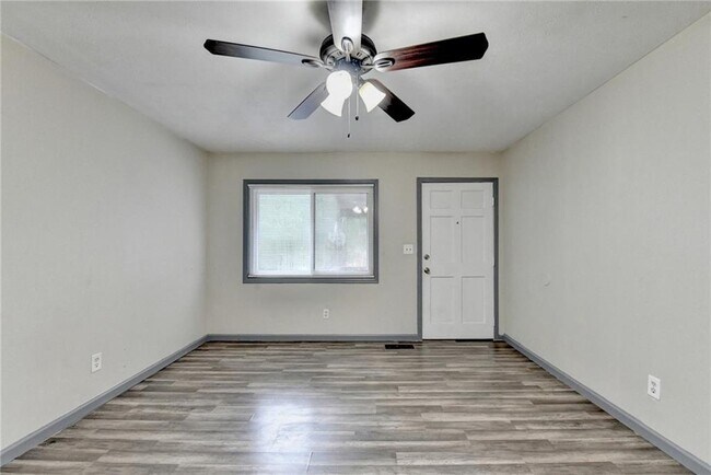 103 Dogwood Ln