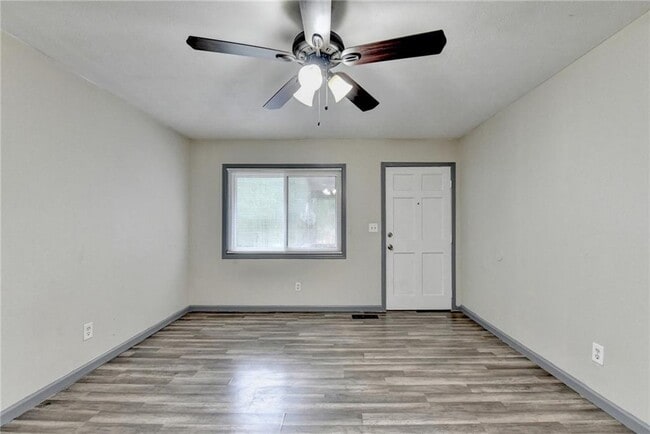 Photo - 103 Dogwood Ln